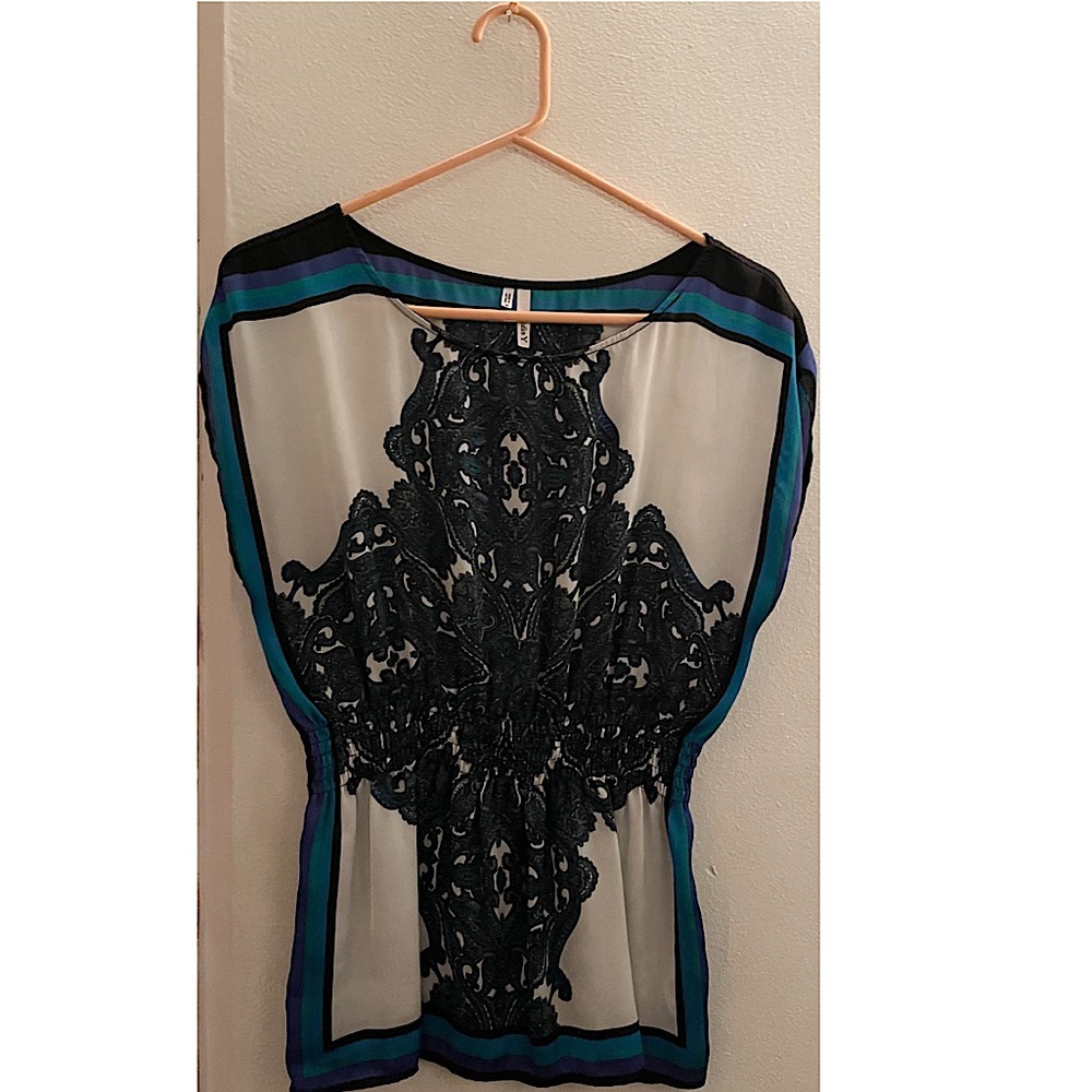 Studio Y || Cap Sleeve Blouse